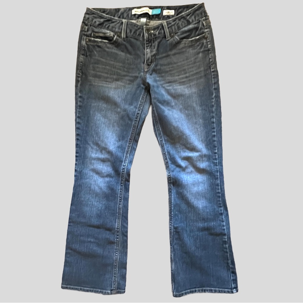 Aeropostale - Bling Accent Jeans 
Hailey “Curvy” Size 5/6 Distressed